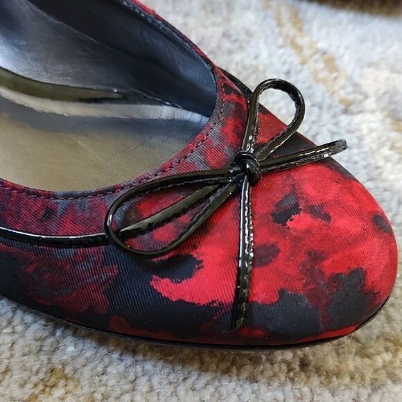 Talbot's Red Floral Bow Ballet Flats Size 7AA - Picture 6 of 10